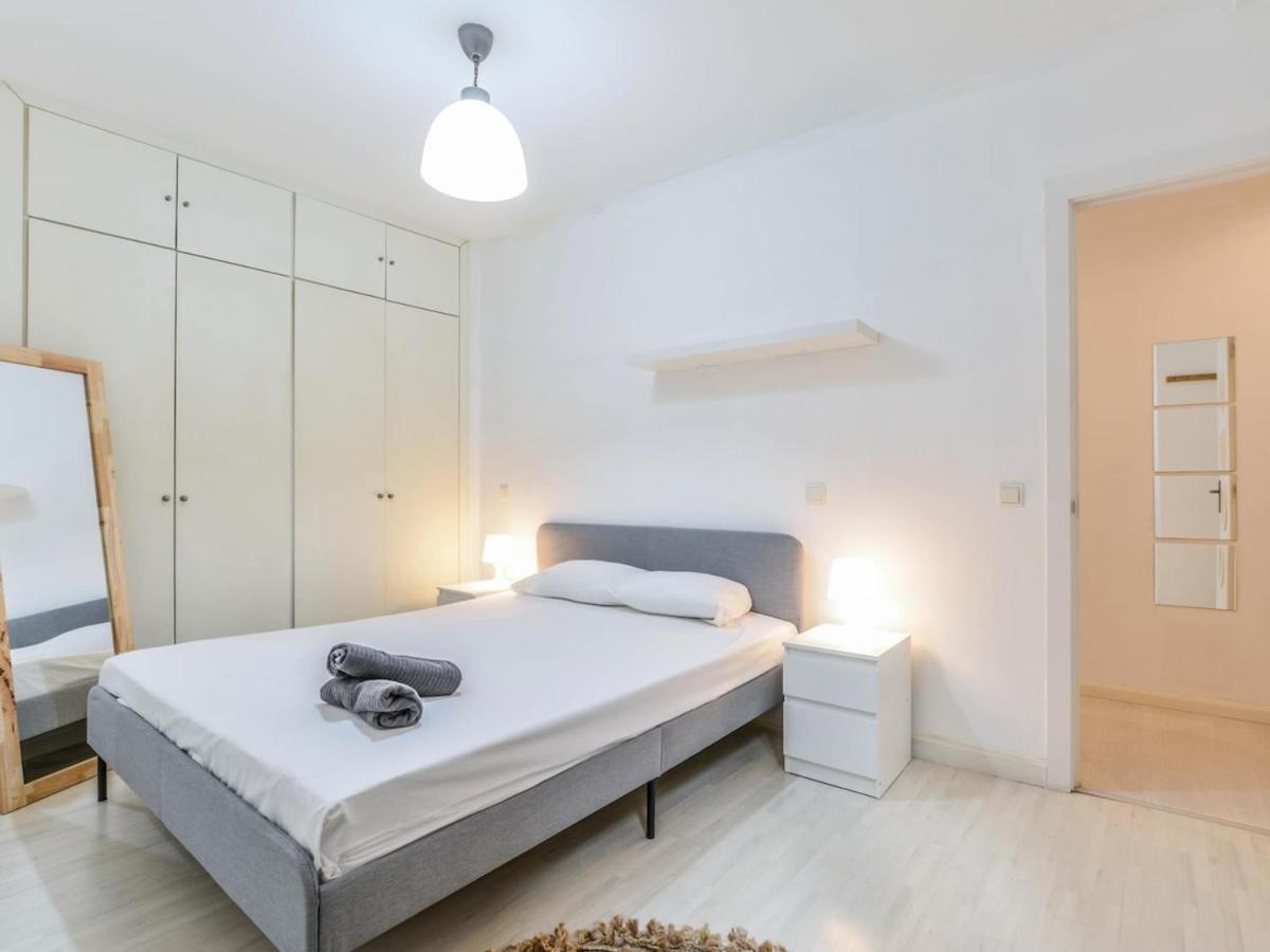 Apartamento Cava Baja Alquiler Temporal マドリード エクステリア 写真